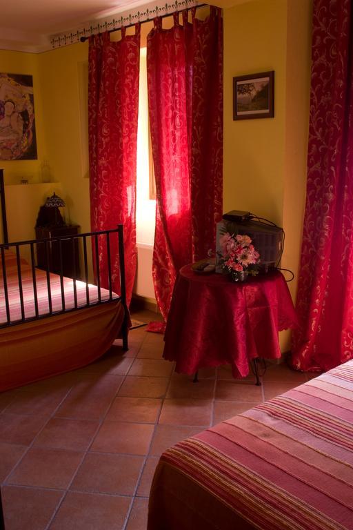 Arco Dei Nobili Bed and Breakfast Monforte dʼAlba Esterno foto