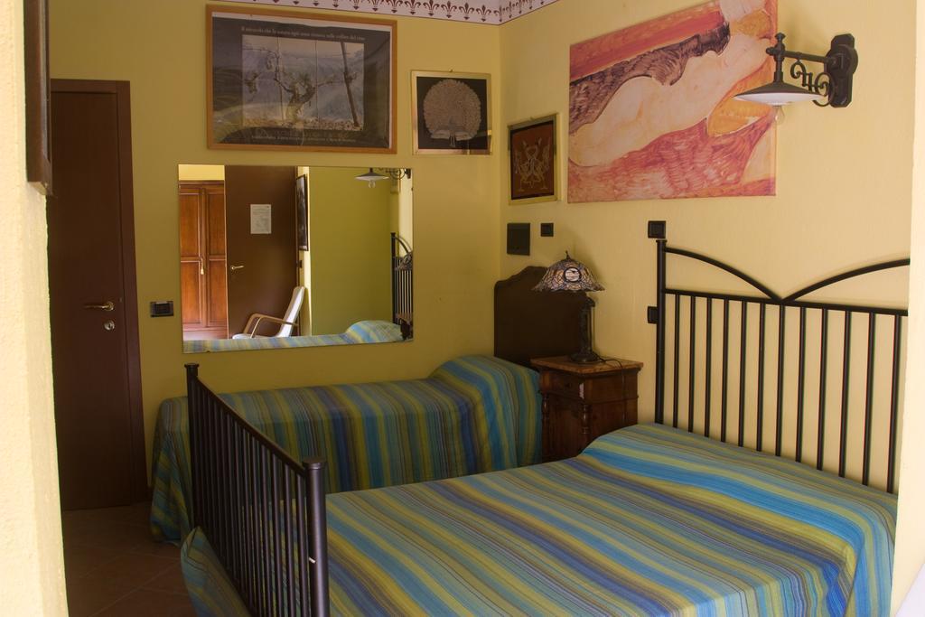 Arco Dei Nobili Bed and Breakfast Monforte dʼAlba Camera foto